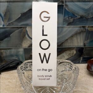 Glow on the Go Body Scrub Travel Set - White